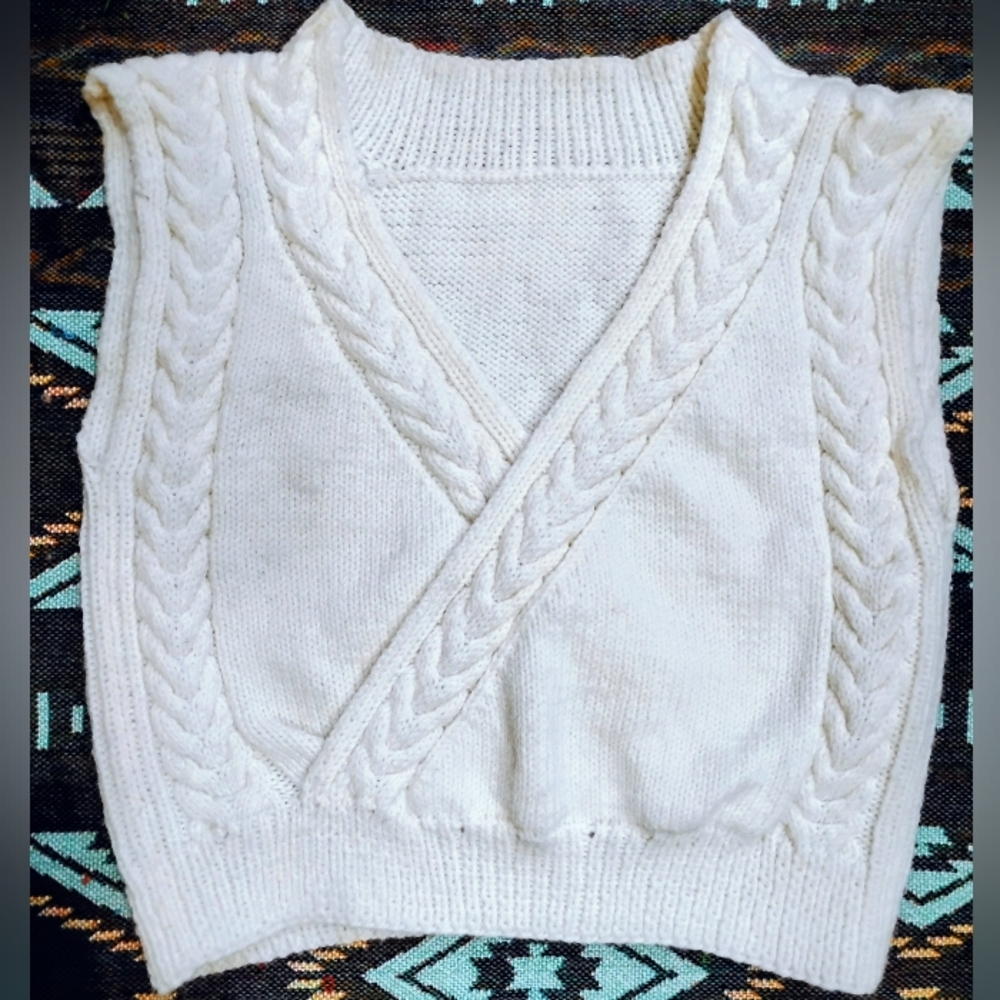 Vintage Women's Cable Knit Sweater Vest - White